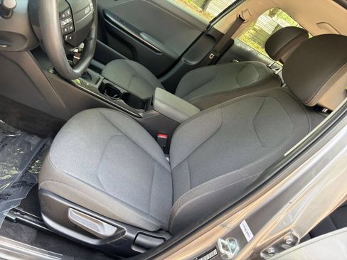 Used 2025 Kia K4 FWD image 35