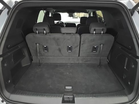 Used 2024 Chevrolet Traverse LT AWD/4WD image 11
