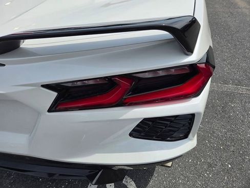 Used 2023 Chevrolet Corvette Stingray Premium Conv w/ Z51 Performance Package RWD image 16