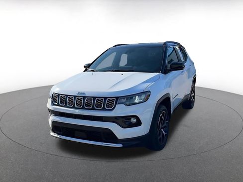 Used 2025 Jeep Compass Limited image 7