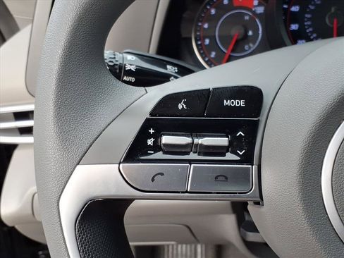 Certified 2023 Hyundai Elantra SEL image 25