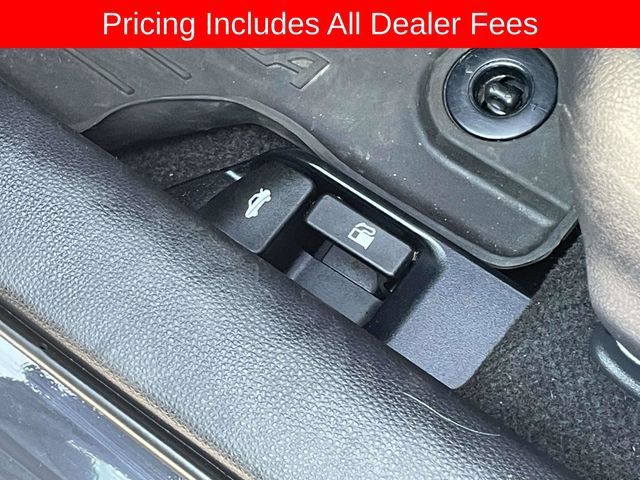 Used 2025 Toyota Corolla LE FWD image 23