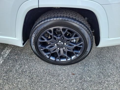 Used 2025 Jeep Grand Cherokee L Summit w/ Obsidian Package AWD/4WD image 6