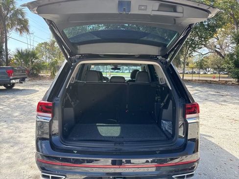 Used 2025 Volkswagen Atlas SEL Premium R-Line image 7