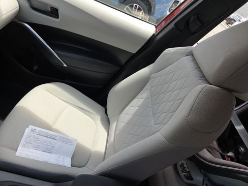 Used 2022 Toyota Corolla Cross L image 13