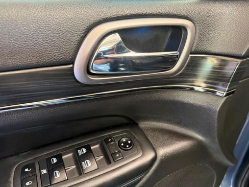Used 2020 Jeep Grand Cherokee Limited X AWD/4WD image 12
