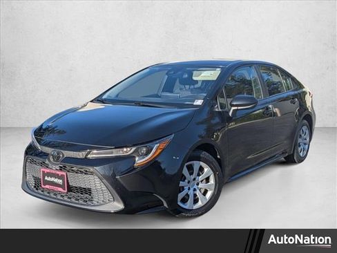 Used 2020 Toyota Corolla LE image 1