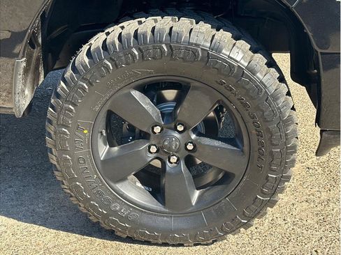 Used 2019 RAM 1500 Big Horn AWD/4WD image 10