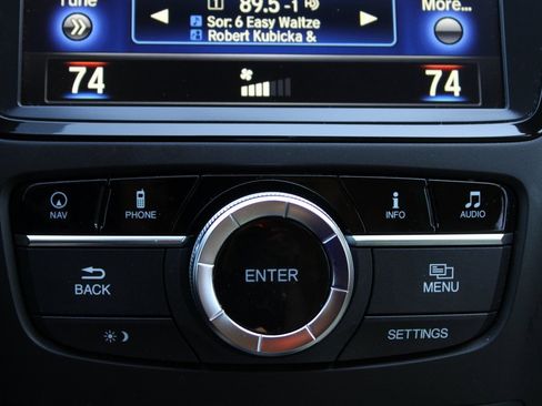 Used 2018 Acura RDX AWD w/ Advance Package image 19