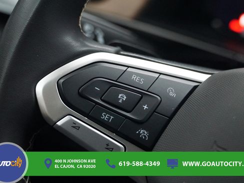 Used 2024 Volkswagen Atlas SE FWD image 21