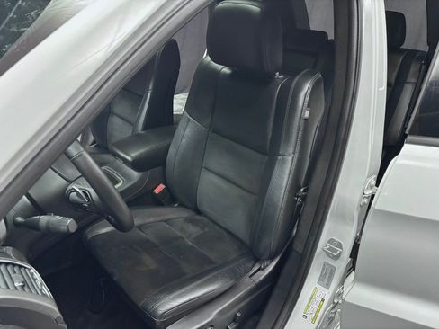 Used 2017 Jeep Grand Cherokee Altitude AWD/4WD image 30
