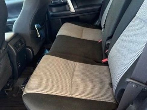 Used 2018 Toyota 4Runner SR5 AWD/4WD image 10