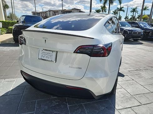 Used 2021 Tesla Model Y Performance image 9