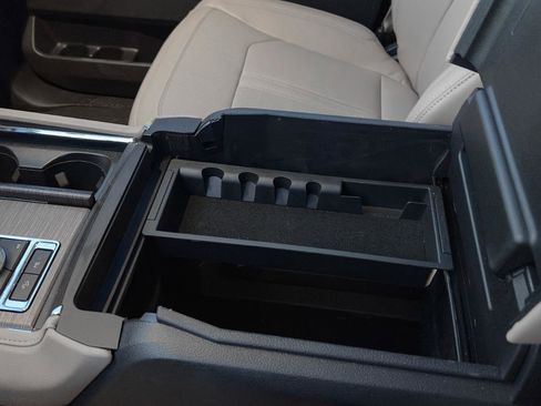 Used 2023 Ford Expedition Limited image 19