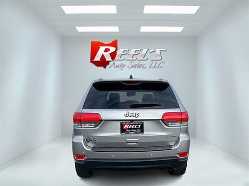 Used 2018 Jeep Grand Cherokee Laredo image 9