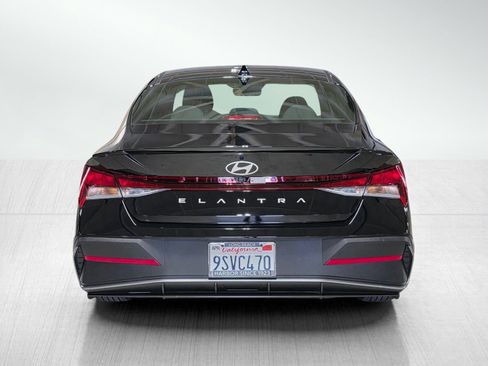 Certified 2025 Hyundai Elantra Sport FWD image 6