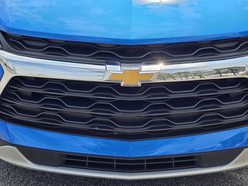 Used 2024 Chevrolet Blazer LT w/ Convenience Package FWD image 4