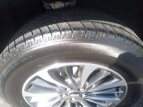 Used 2021 Lincoln Nautilus Reserve image 10