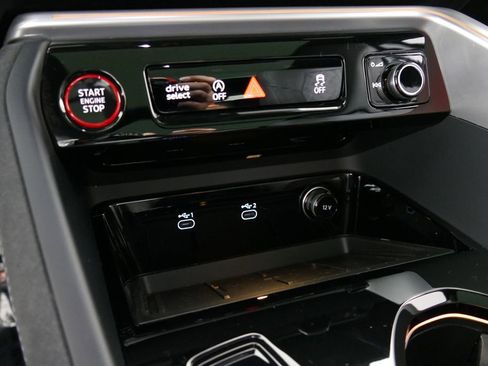 Used 2025 Audi SQ5 Premium Plus w/ Premium Plus Package AWD/4WD image 21