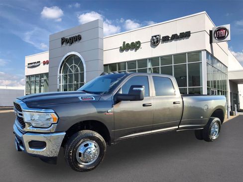Used 2024 RAM 3500 Tradesman w/ Chrome Appearance Group image 4