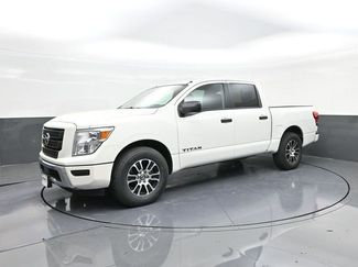 Used 2022 Nissan Titan SV video 1