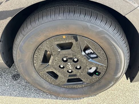 New 2026 Kia Carnival LX image 12