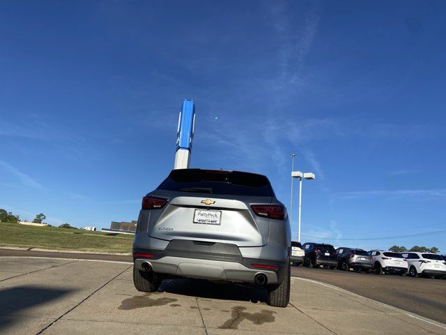 Used 2025 Chevrolet Blazer LT FWD image 53
