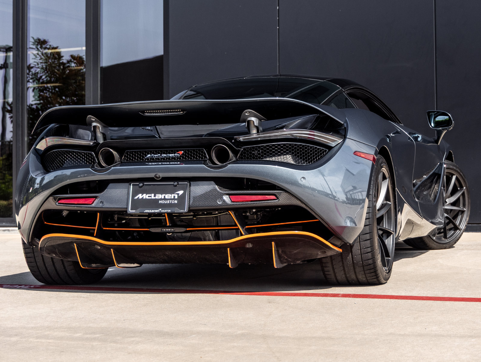 Used 2018 McLaren 720S RWD image 9
