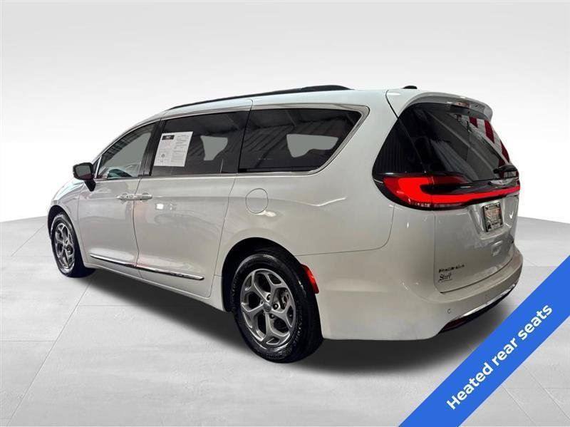 Used 2023 Chrysler Pacifica Limited FWD image 7