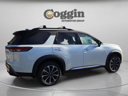 New 2026 Nissan Pathfinder Platinum image 6
