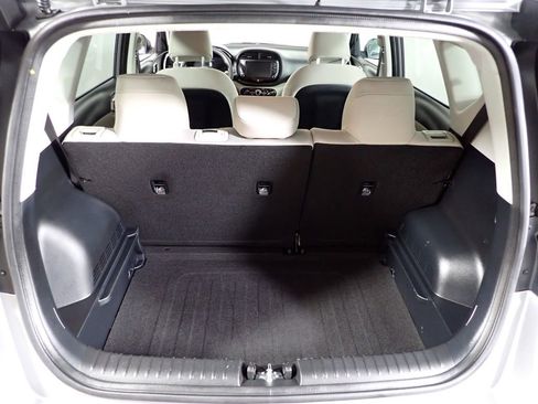 Used 2025 Kia Soul LX w/ LX Technology Package FWD image 18