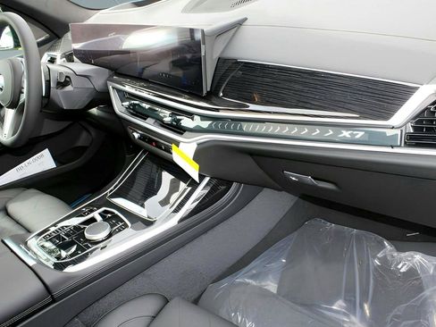Used 2026 BMW X7 xDrive40i w/ M Sport Package image 34