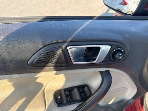 Used 2016 Ford Fiesta Titanium FWD image 13