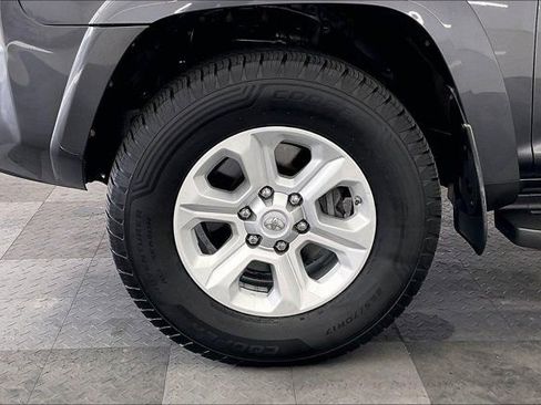 Used 2016 Toyota 4Runner SR5 AWD/4WD image 8