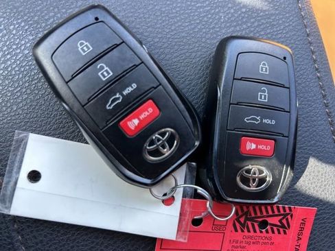 Used 2025 Toyota Camry XLE w/ Premium Plus Package image 24