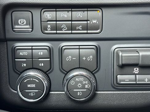 New 2026 Chevrolet Tahoe Z71 w/ Z71 Off-Road Package AWD/4WD image 30
