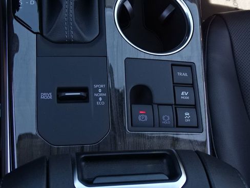 New 2026 Toyota Highlander Platinum AWD/4WD image 25