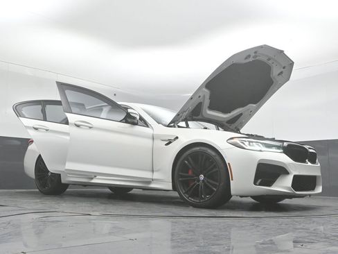 Used 2022 BMW M5 w/ Executive Package image 52