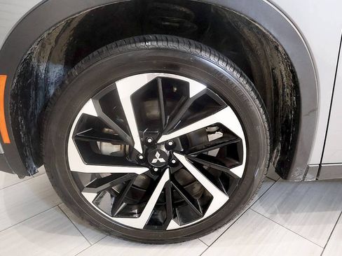 Used 2024 Mitsubishi Outlander FWD image 10