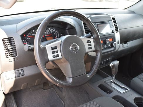 Used 2016 Nissan Frontier SV w/ SV Value Truck Package RWD image 10