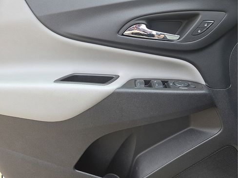 Used 2024 Chevrolet Equinox LS image 22