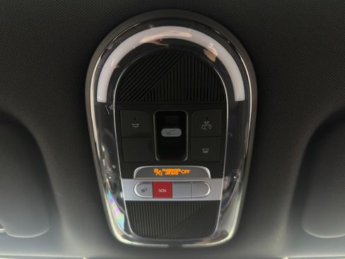 Used 2024 Hyundai Ioniq 6 Limited image 34