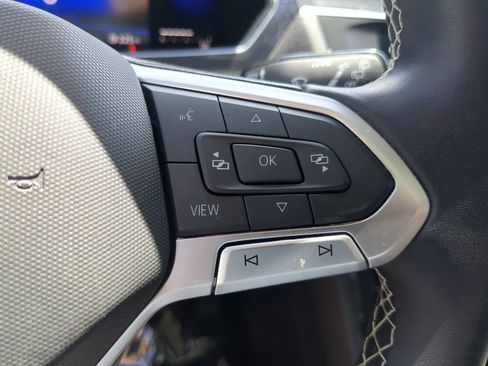 Certified 2023 Volkswagen Tiguan SE FWD image 28