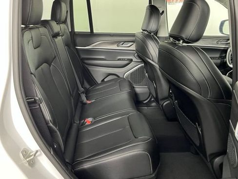 Used 2024 Jeep Grand Cherokee Limited 4xe w/ Luxury Tech Group II AWD/4WD image 31