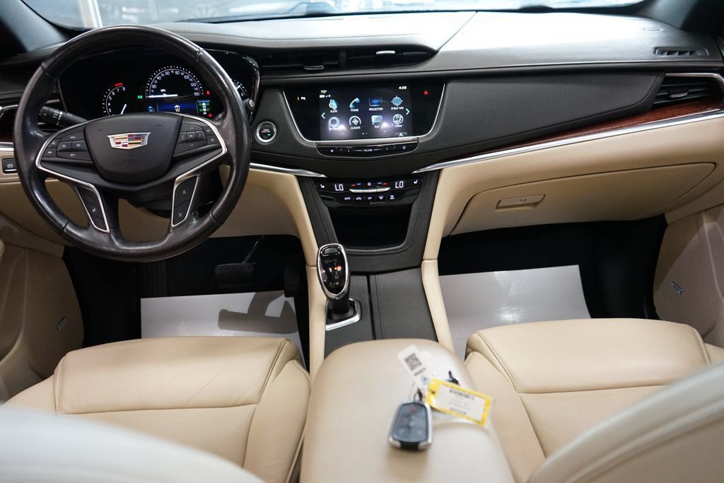 Used 2018 Cadillac XT5 Luxury AWD/4WD image 39