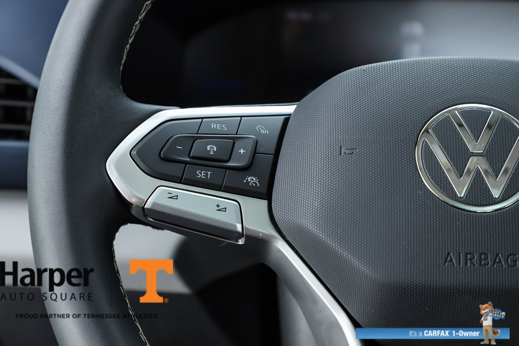 Used 2023 Volkswagen Taos SE w/ Panoramic Sunroof Package AWD/4WD image 21