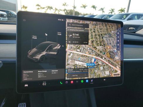 Used 2022 Tesla Model Y Performance image 7