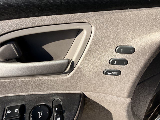 Used 2012 Honda Odyssey Touring Elite image 18