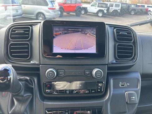 Used 2025 RAM ProMaster 2500 w/ Storage Group image 14