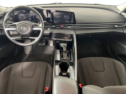 Used 2022 Hyundai Elantra SEL w/ Convenience Package image 19